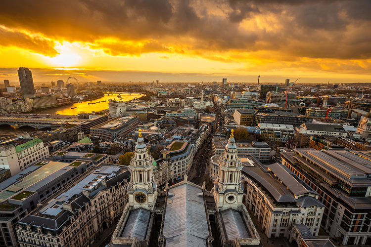 London Sky Sun Dark
